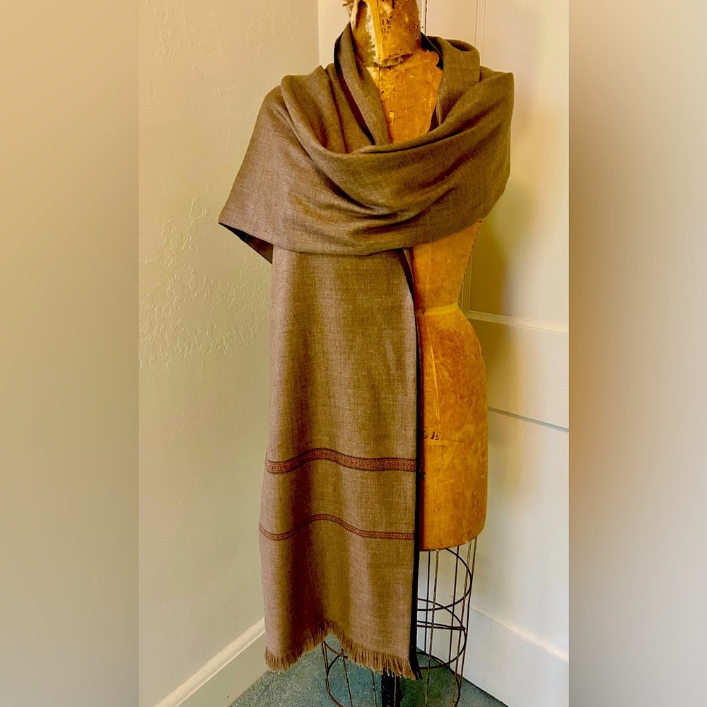 NWOT Kasmiri extra large woollen 
shawl with fringed ends